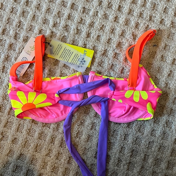 NWT OneOne Swim Daisy Grace Top Large - Picture 7 of 7